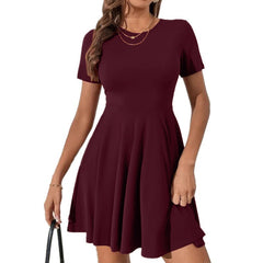 Damska krótka spódniczka z okrągłym dekoltem i krótkim rękawem