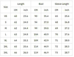 Krótki płaszcz damski z guzikami i frędzlami