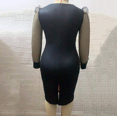 Wąska sukienka z długimi rękawami i siatkowym nadrukiem