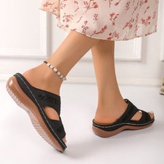 2025 nowe sandały damskie na koturnie