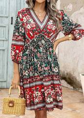 Krótka sukienka w stylu vintage z dekoltem w kształcie litery V