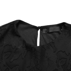 Wielowarstwowe rękawy to nie długa żakardowa sukienka z rozcięciami