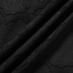 Wielowarstwowe rękawy to nie długa żakardowa sukienka z rozcięciami