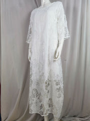 Koronkowa długa sukienka z krótkim rękawem i okrągłym dekoltem