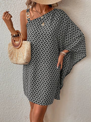 Nadrukowana asymetryczna sukienka na ramiona