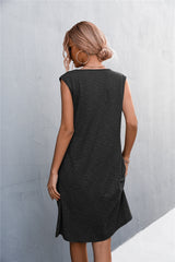 Dzianinowa sukienka midi bez rękawów