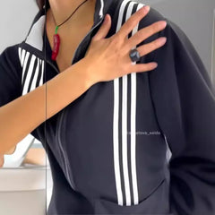 Damski kombinezon casualowy w kontrastowym kolorze