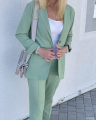 Damski garnitur w jednolitym kolorze