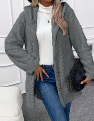 Damska wełniana kurtka z kapturem i długimi rękawami