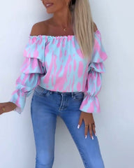 Casualowy top na jedno ramię z kolorowym nadrukiem