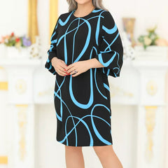 🌸 Sukienka z nadrukiem i okrągłym dekoltem i rękawami o długości 3/4