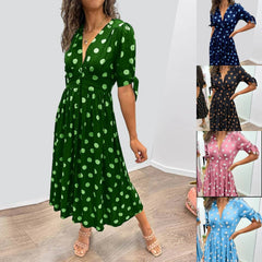 Wąska sukienka w nowym stylu z głębokim V w kropki