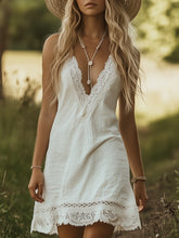 Luźna, wiejska sukienka mini z koronkowym wykończeniem w kolorze białym, z lnu i bawełny