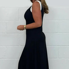 Eleganckie sukienki bez rękawów w dekolcie