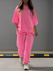 Luźny, swobodny zestaw t-shirtów i spodni damskich