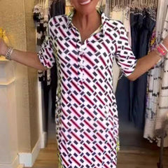 Sukienka koszulowa z krótkim rękawem z geometrycznym wzorem