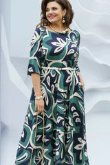 Sukienka z okrągłym dekoltem w modnym nadruku (z paskiem)