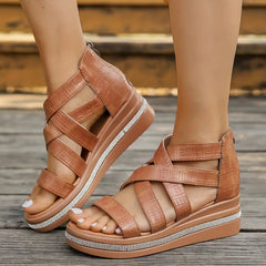 Swobodny oddychanie kobiet na sandałach platformowych ortopedycznych