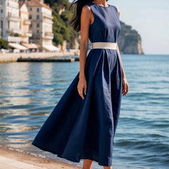 Elegancka, jednokolorowa, bezrękawa, długa sukienka z paskiem