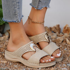 Swobodny oddychanie kobiet na sandałach platformowych ortopedycznych