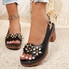 🔥Gorąca wyprzedaż 50% zniżki - Damskie sandały na koturnie z kwiatowym wzorem