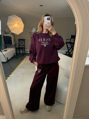 Luźny, dwuczęściowy kostium damski z okrągłym dekoltem