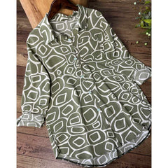 Bluzka damska z dekoltem w serek z nadrukiem