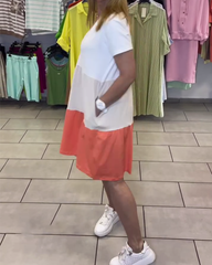 Sukienka z dekoltem w serek i blokiem kolorów, krótki rękaw