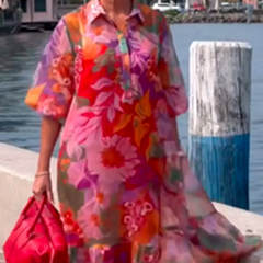 Czerwona sukienka z szyfonu z nadrukiem kwiatowym