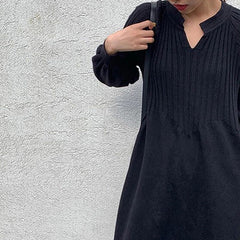 Damska sukienka maxi z dzianiny w jednolitym kolorze, z długim rękawem