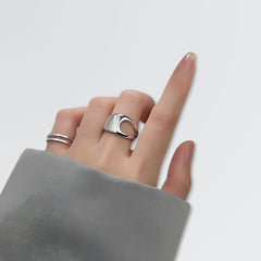 Nieregularne błyszczące pierścienie