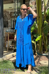 🌺2025 Nowa modna jednokolorowa sukienka w stylu etnicznym z koronką i dużą spódnicą