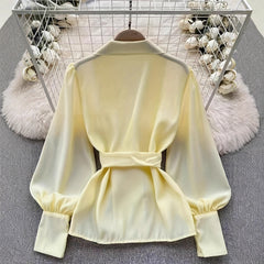 Koszula z długim rękawem i prześwitującym paskiem z klapami z 2025 roku