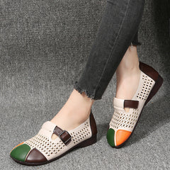 Buty z płaskiej, wydrążonej skóry bydlęcej dla matek w średnim wieku