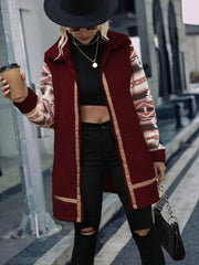 Długi, pluszowy kardigan z nadrukiem i klapami w bloki kolorów