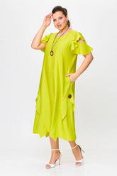 Świeża, słodka i smukła sukienka w jednolitym kolorze