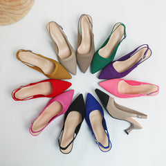 Jednokolorowe, spiczaste, elastyczne buty z noskiem