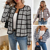 Jesienna kurtka kardigan zapinana na zamek, w małym stylu