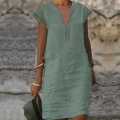 Sukienka z bawełny i lnu z koronkowymi przeszyciami i dekoltem w serek