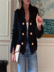 Krótki płaszcz damski z guzikami i frędzlami
