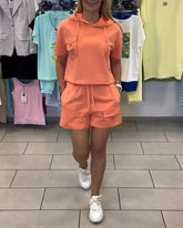 Zestaw sportowych spodenek z kapturem w jednolitym kolorze