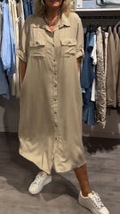 Stylowa damska sukienka z długim denimowym kołnierzykiem i guzikami