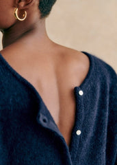 Bardzo miękki kardigan zapinany na guziki