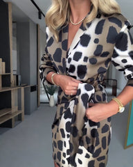 Damska sukienka casualowa z nadrukiem w panterkę