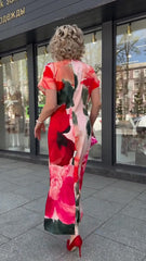 Elegancka, długa sukienka damska z nadrukiem kwiatowym