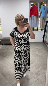 Elegancka i wygodna sukienka z odkrytymi ramionami