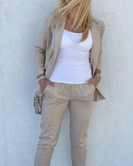 Damski garnitur w jednolitym kolorze