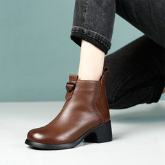 Botki w stylu retro z okrągłym noskiem i wysokim obcasem