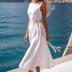 Elegancka, jednokolorowa, bezrękawa, długa sukienka z paskiem