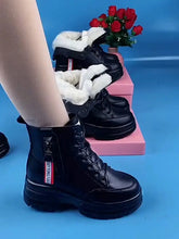 Nowe grube pluszowe buty zimowe z prawdziwej skóry na grubej podeszwie i wysokiej zawartości bawełny.